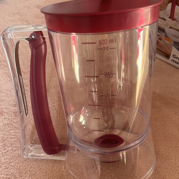 Batter Dispenser For Baking And No Mess! - Picture 3 of 5